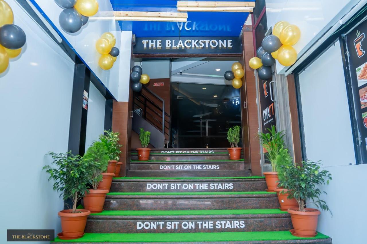 העיר בנגלור Hotel The Black Stone מראה חיצוני תמונה