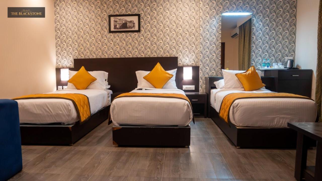 העיר בנגלור Hotel The Black Stone מראה חיצוני תמונה