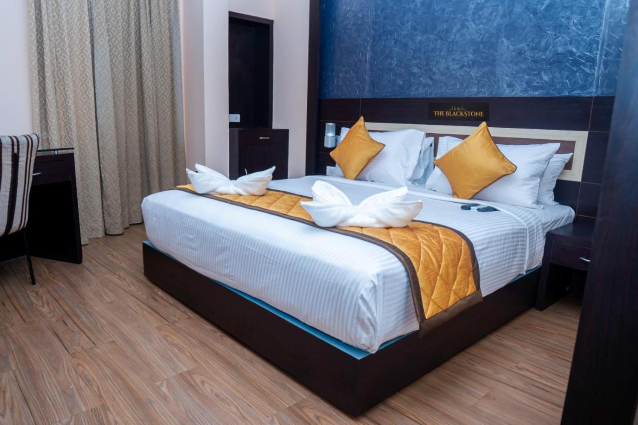 העיר בנגלור Hotel The Black Stone מראה חיצוני תמונה